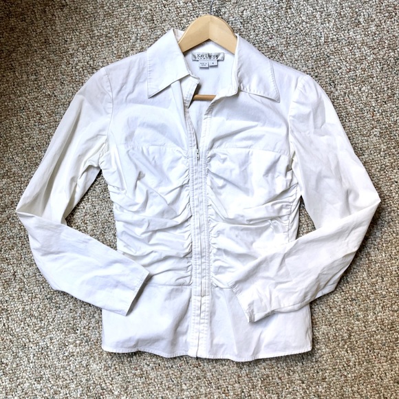 Kay Unger Tops - Kay Unger ruched zip front shirt